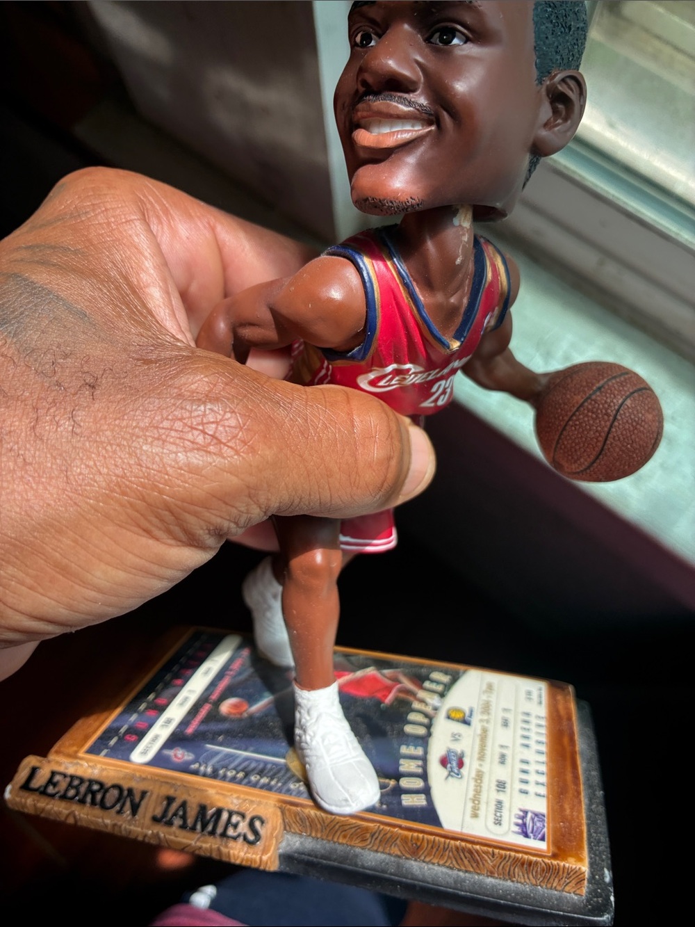 Basketball LeBron rookie Bobblehead Figurine - Red Jersey